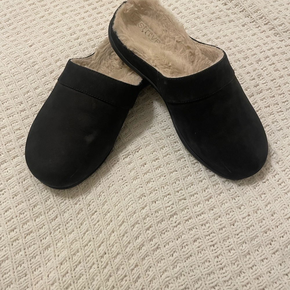 Strive Vienna Black Slip-On Fur-Lined Slippers